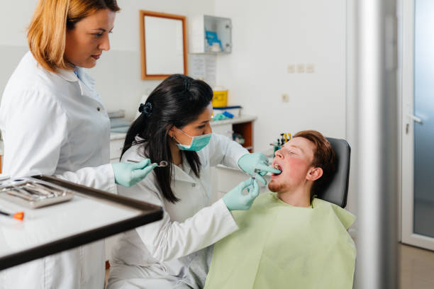 Best Broken or Cracked Tooth Emergency Dentist in Agoura Hills, CA
